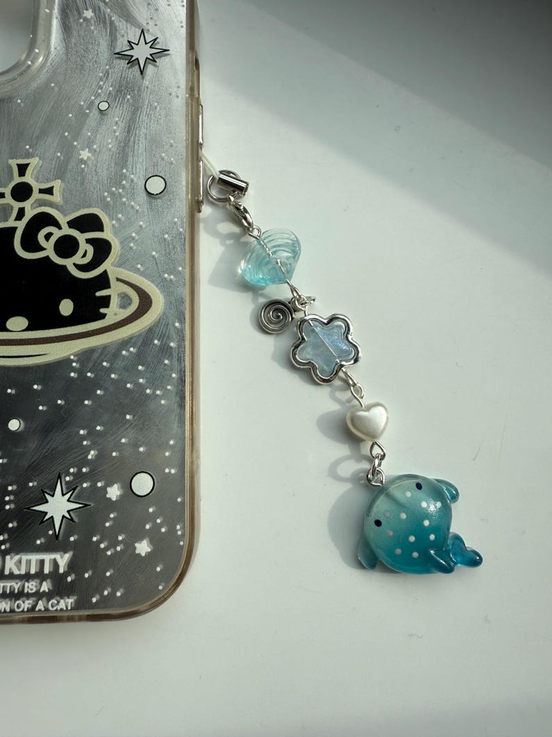 Handmade Kawaii Manta Ray Phone Charm: Beaded Oceancore Accessory