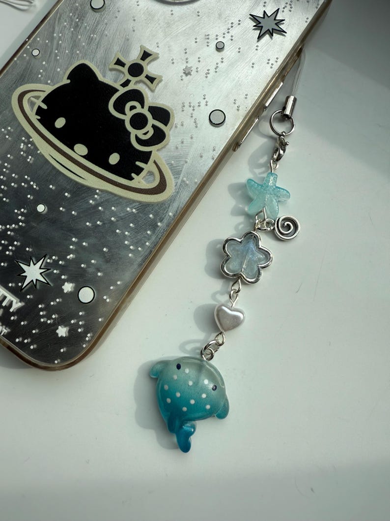 Handmade Kawaii Manta Ray Phone Charm: Beaded Oceancore Accessory