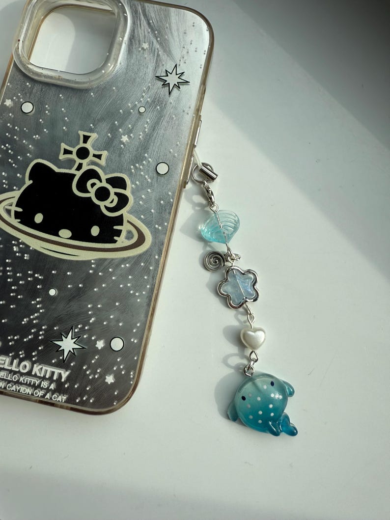 Handmade Kawaii Manta Ray Phone Charm: Beaded Oceancore Accessory