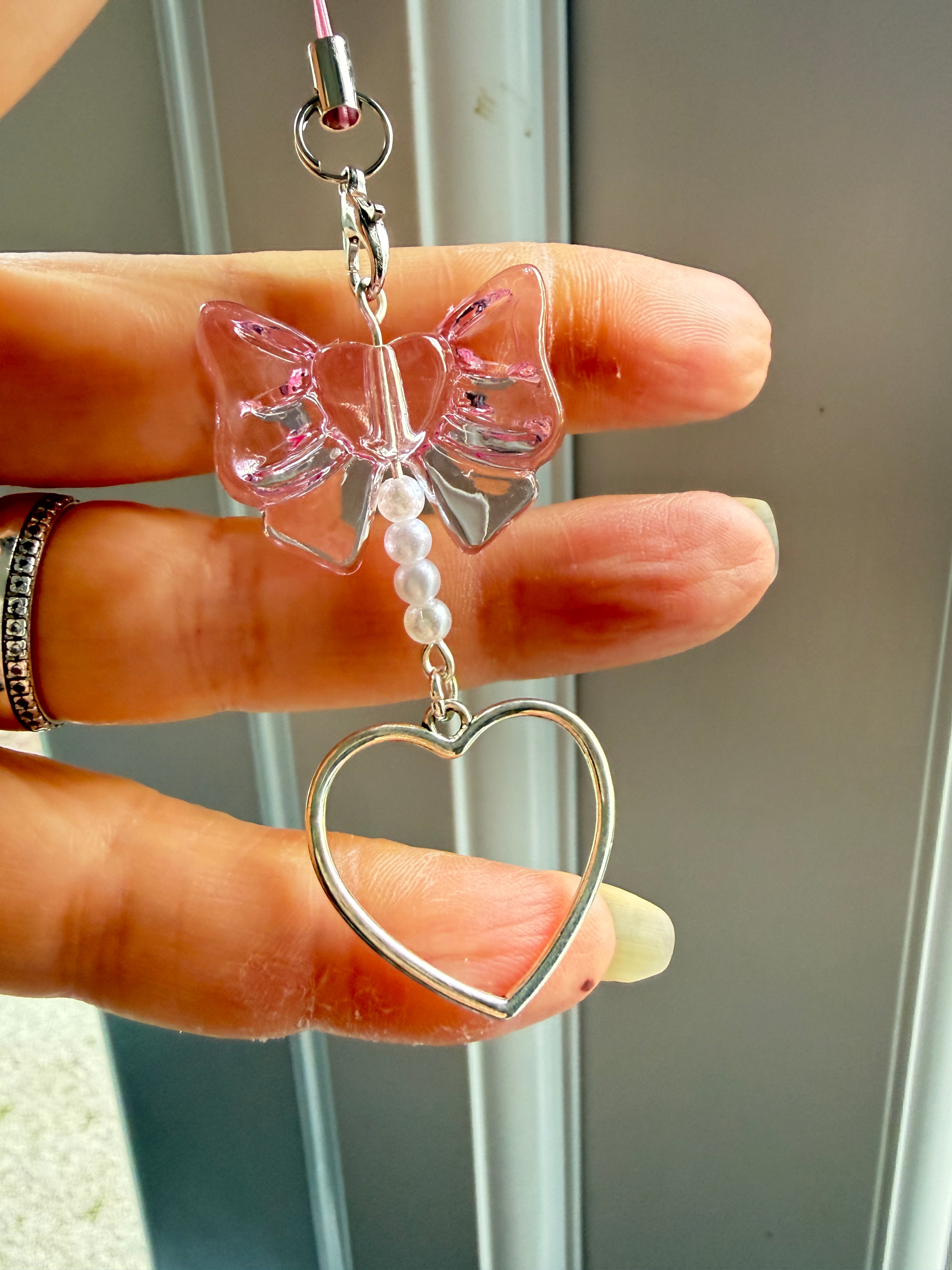 Coquette Pink Bow Phone Charm – Pearl Heart