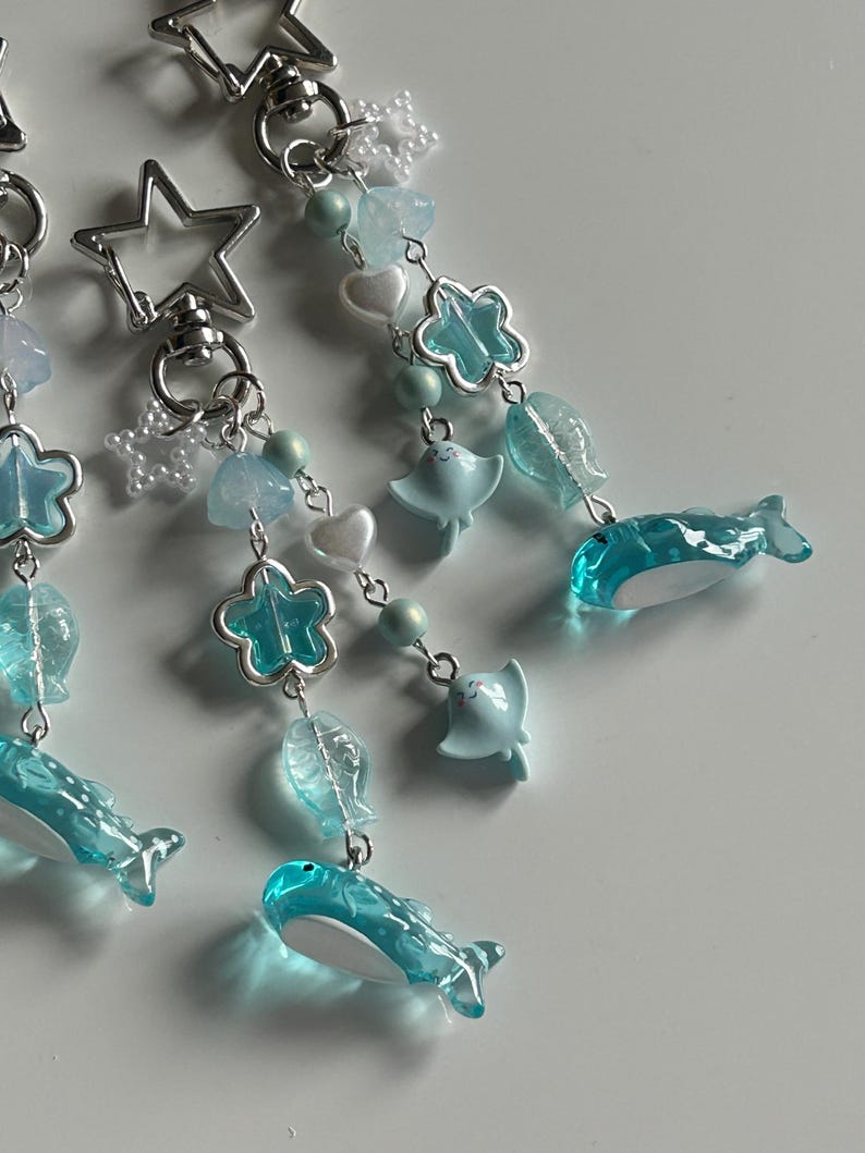 HANDMADE Cute Kawaii whale shark keychain, beaded accessories, aesthetic, kawaii keychain, cute bag charm, cutecore,stingray keychain
