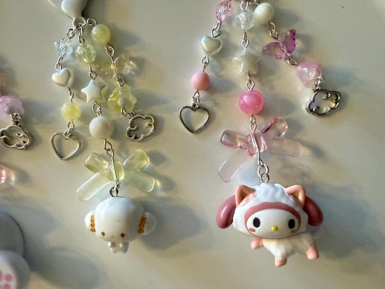 Handmade Sanrio Gashapon machine Keychains, beaded keyring, sanriocore