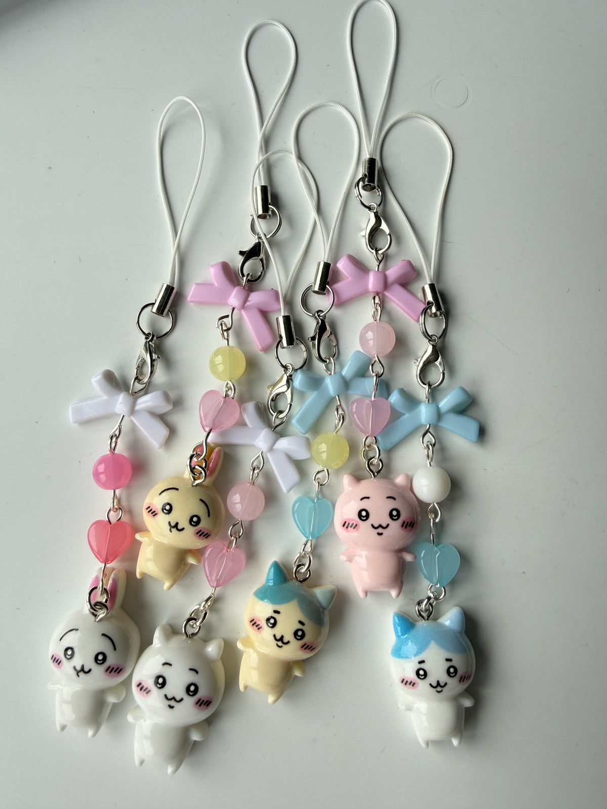Chiikawa Inspired Kawaii Phone Charms – Pastel Bow & Heart Beaded Character Straps
