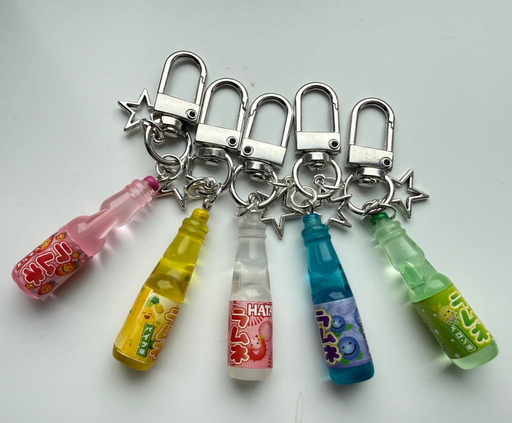 Mini Ramune Soda Bottle Bag Charm

Sparkly Japanese Soda Inspired Keychain | Kawaii Bag Charm | Cute Gift | Handmade