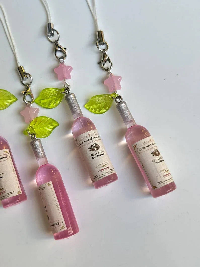 Handmade Cute Kawaii Pink Rosé bottle Phone charm, Beaded Jewelry, beaded accessories, aesthetic, pastel pink phone charm, drink charm Beadsbylillixx