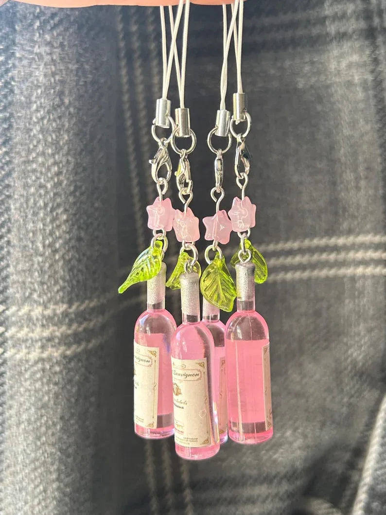 Handmade Cute Kawaii Pink Rosé bottle Phone charm, Beaded Jewelry, beaded accessories, aesthetic, pastel pink phone charm, drink charm Beadsbylillixx
