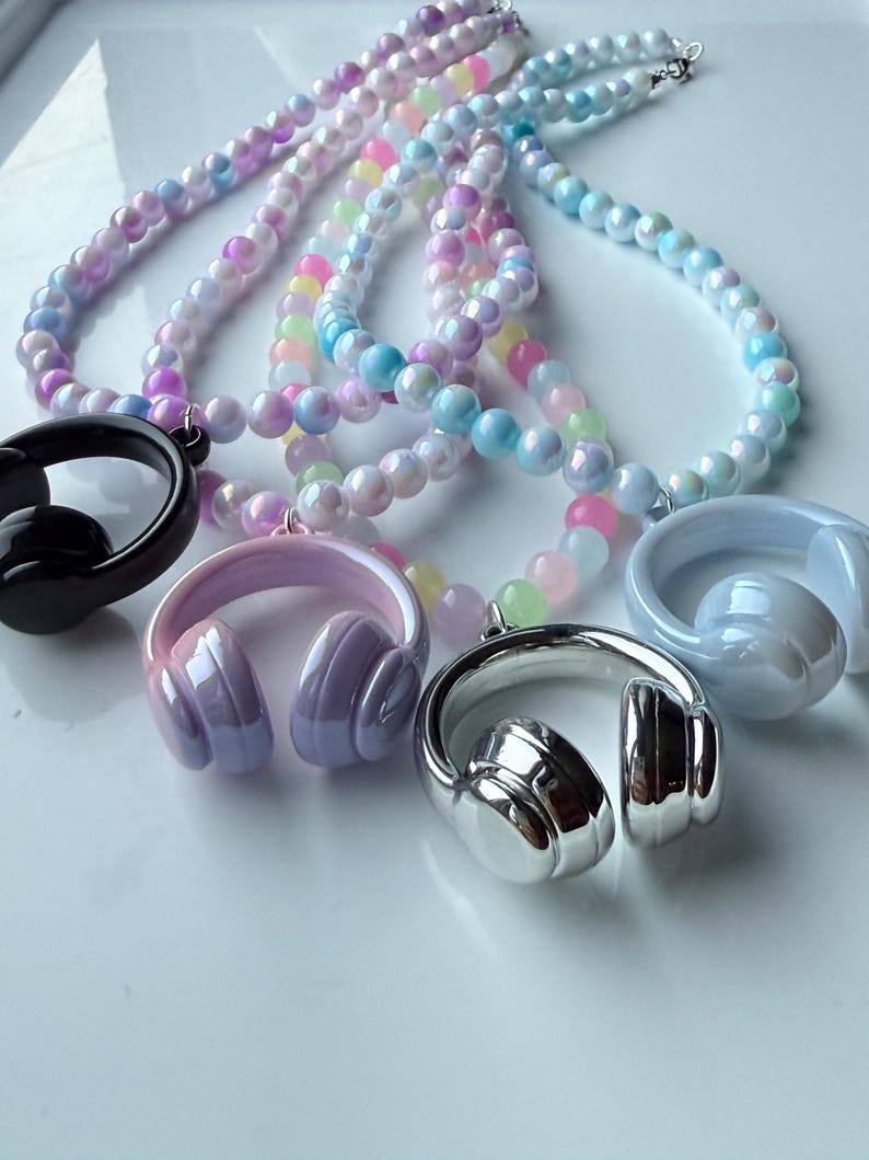 Handmade Kawaii Headphones Necklace Beadsbylillixx
