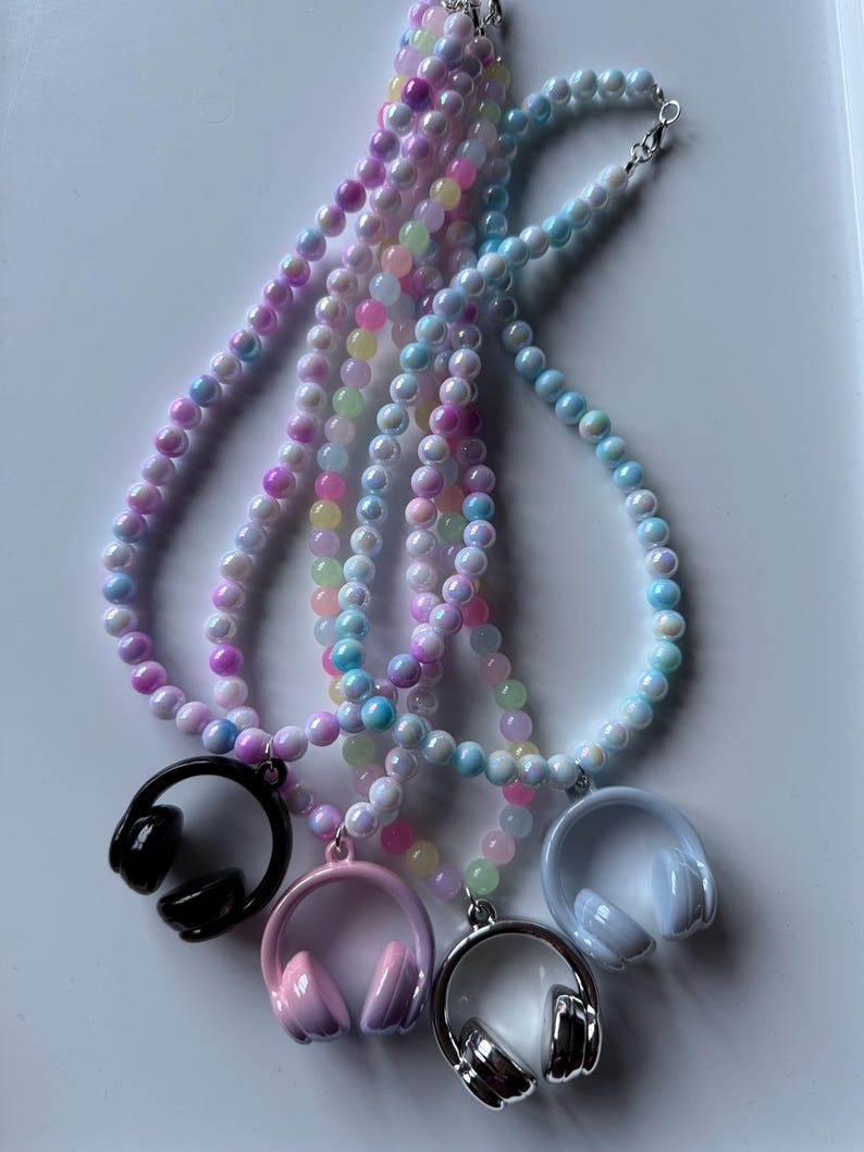Handmade Kawaii Headphones Necklace Beadsbylillixx