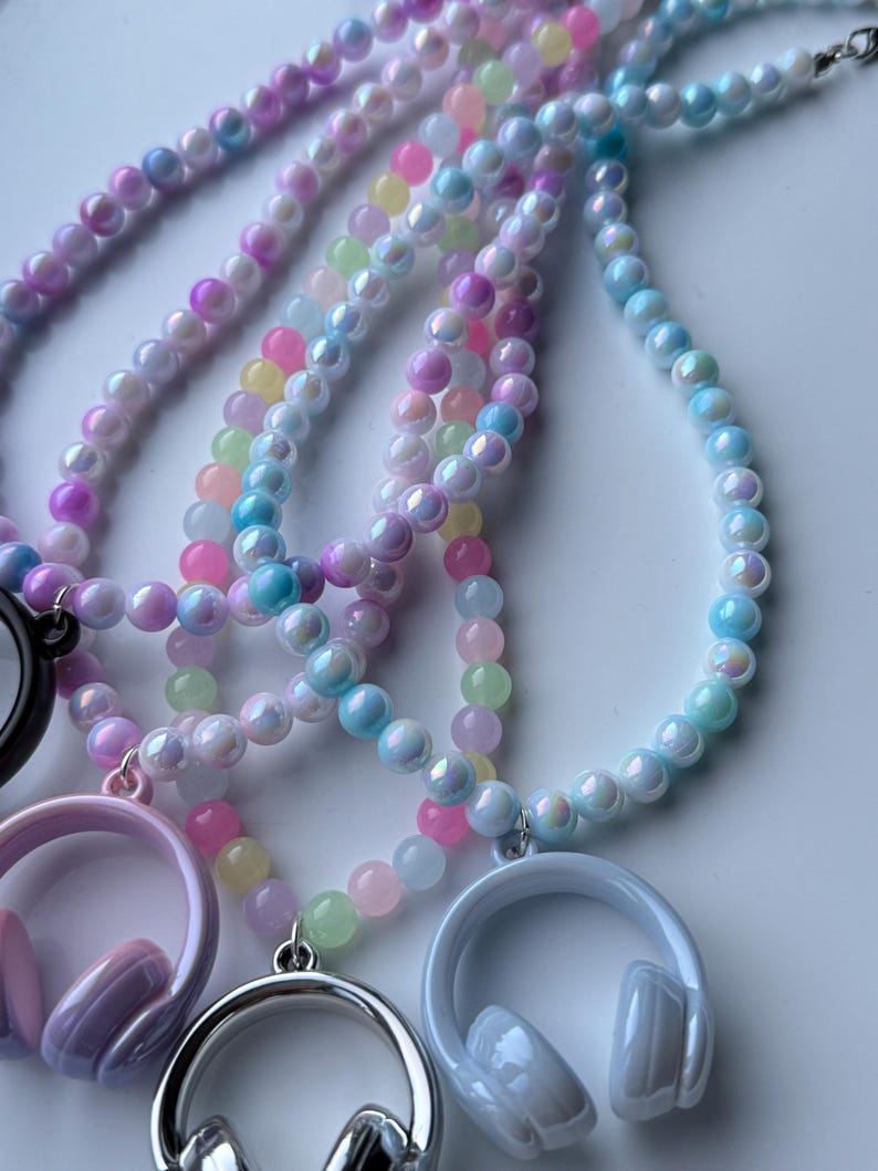 Handmade Kawaii Headphones Necklace Beadsbylillixx