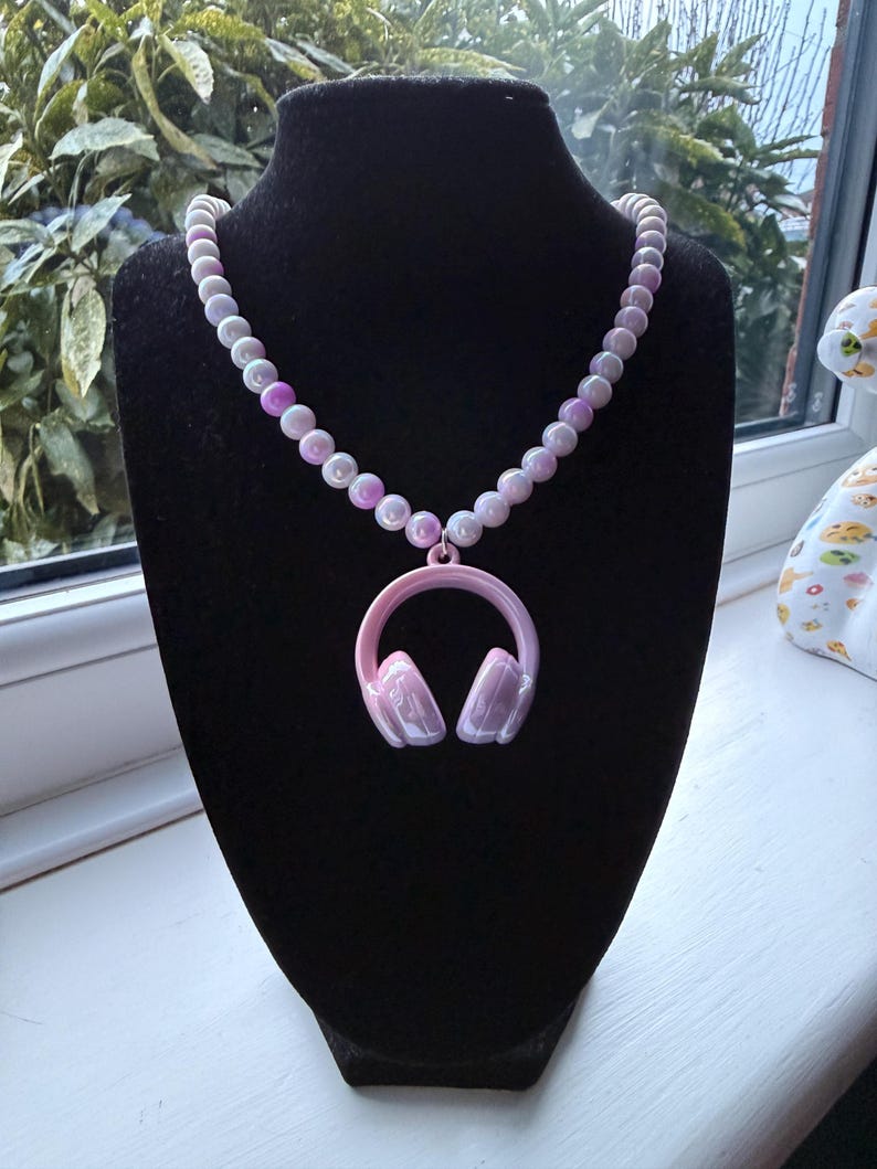 Handmade Kawaii Headphones Necklace Beadsbylillixx