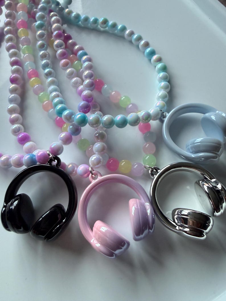 Handmade Kawaii Headphones Necklace Beadsbylillixx