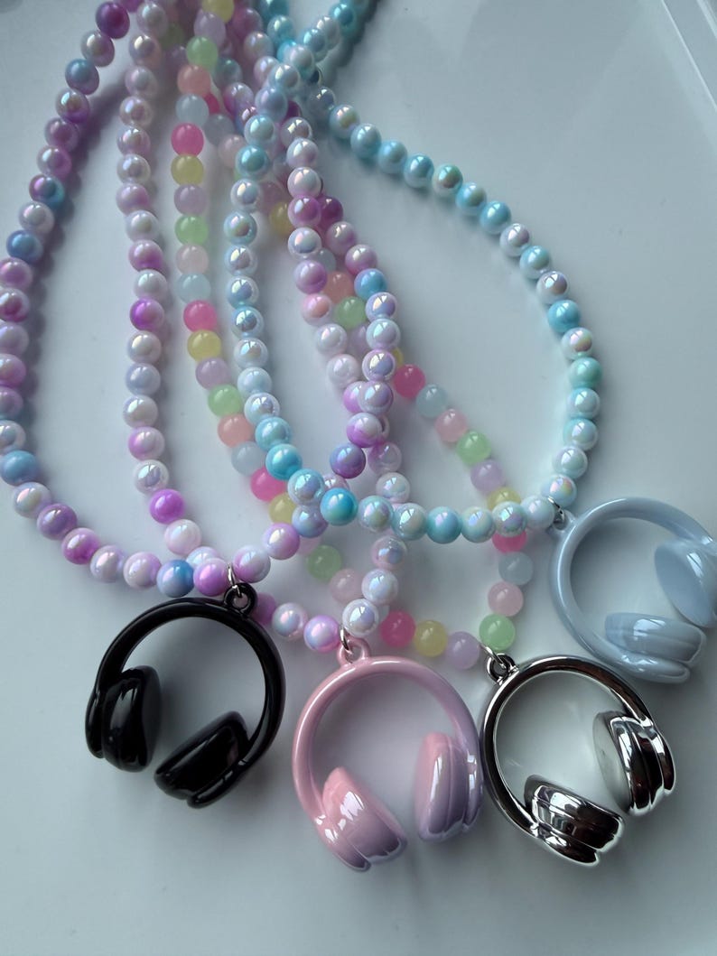 Handmade Kawaii Headphones Necklace Beadsbylillixx