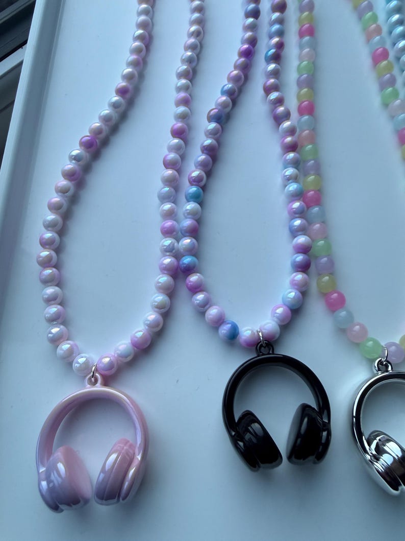 Handmade Kawaii Headphones Necklace Beadsbylillixx