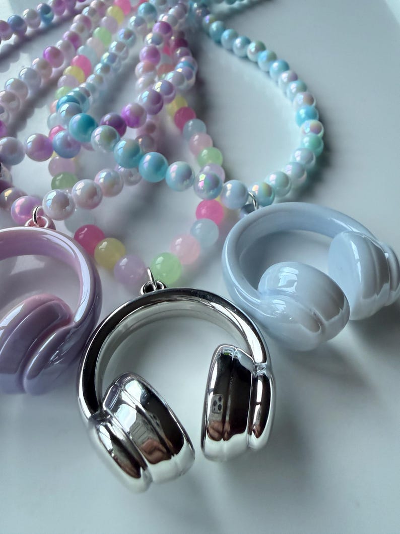 Handmade Kawaii Headphones Necklace Beadsbylillixx