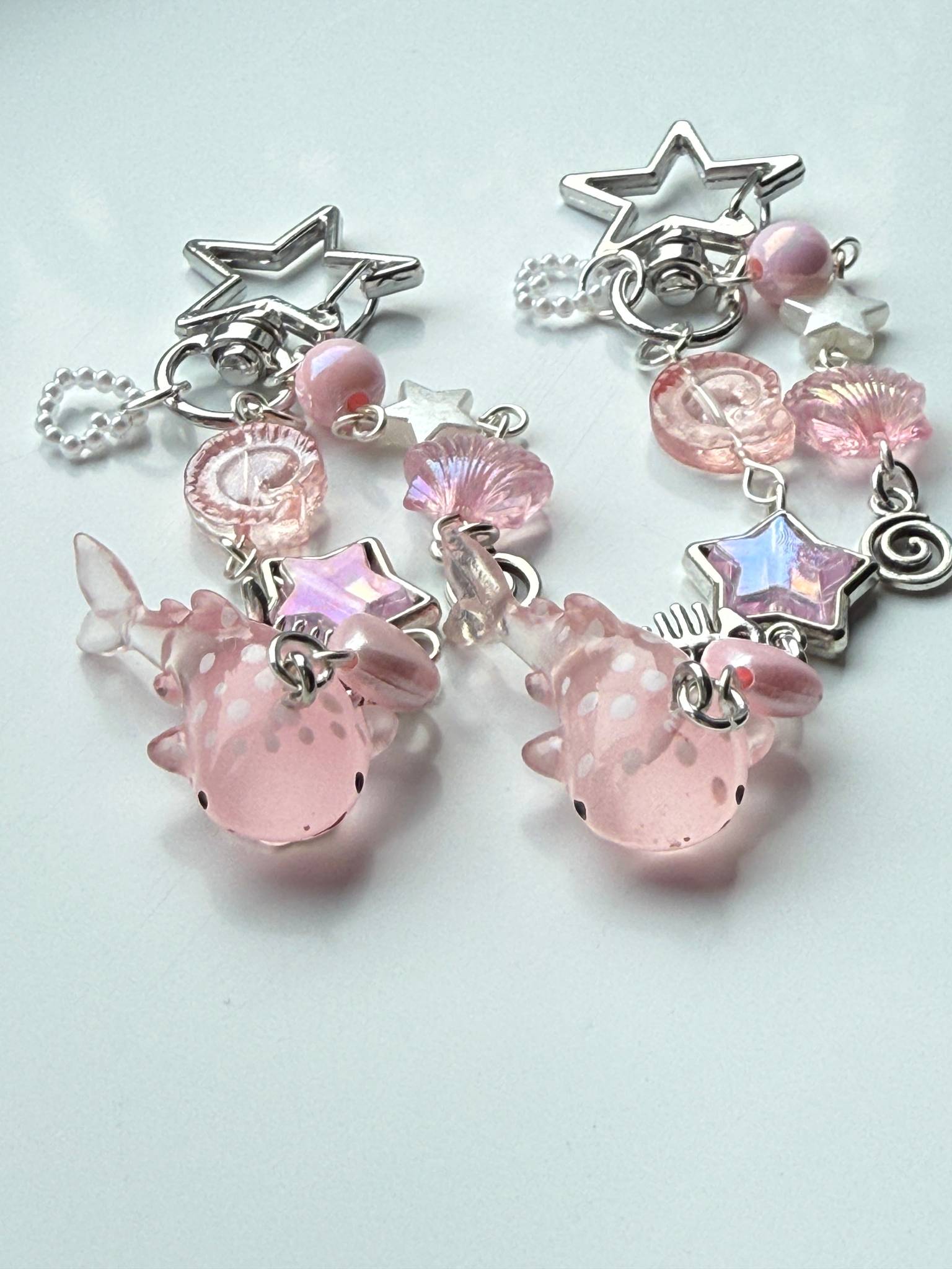 Handmade Kawaii Pink Whale Shark Keychain – Cute Ocean Beaded Bag Charm, pink Star Pastel Sea Phone Charm, Y2K Aesthetic Gift Beadsbylillixx