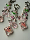 Handmade Kawaii Stingray Keychain – Y2K Beaded Bag Charm, Ocean Aesthetic Cute Phone Charm, Pastel Fish Charm Beadsbylillixx