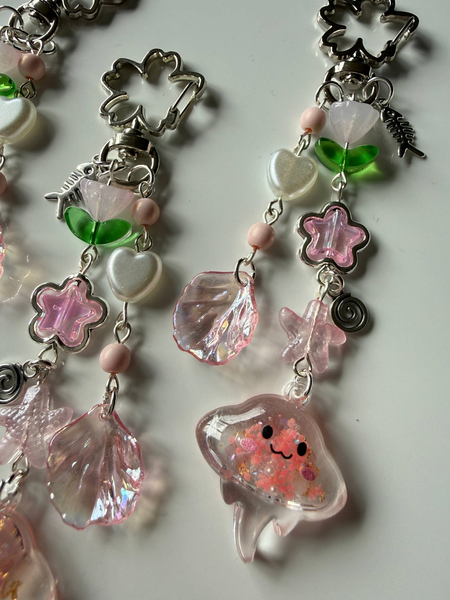 Handmade Kawaii Stingray Keychain – Y2K Beaded Bag Charm, Ocean Aesthetic Cute Phone Charm, Pastel Fish Charm Beadsbylillixx