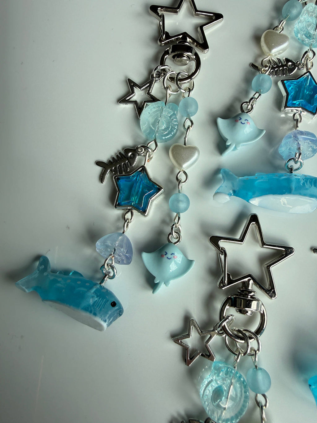 Handmade Kawaii Whale Shark Keychain – Cute Ocean Beaded Bag Charm, Blue Star Pastel Sea Phone Charm, Y2K Aesthetic Gift Beadsbylillixx