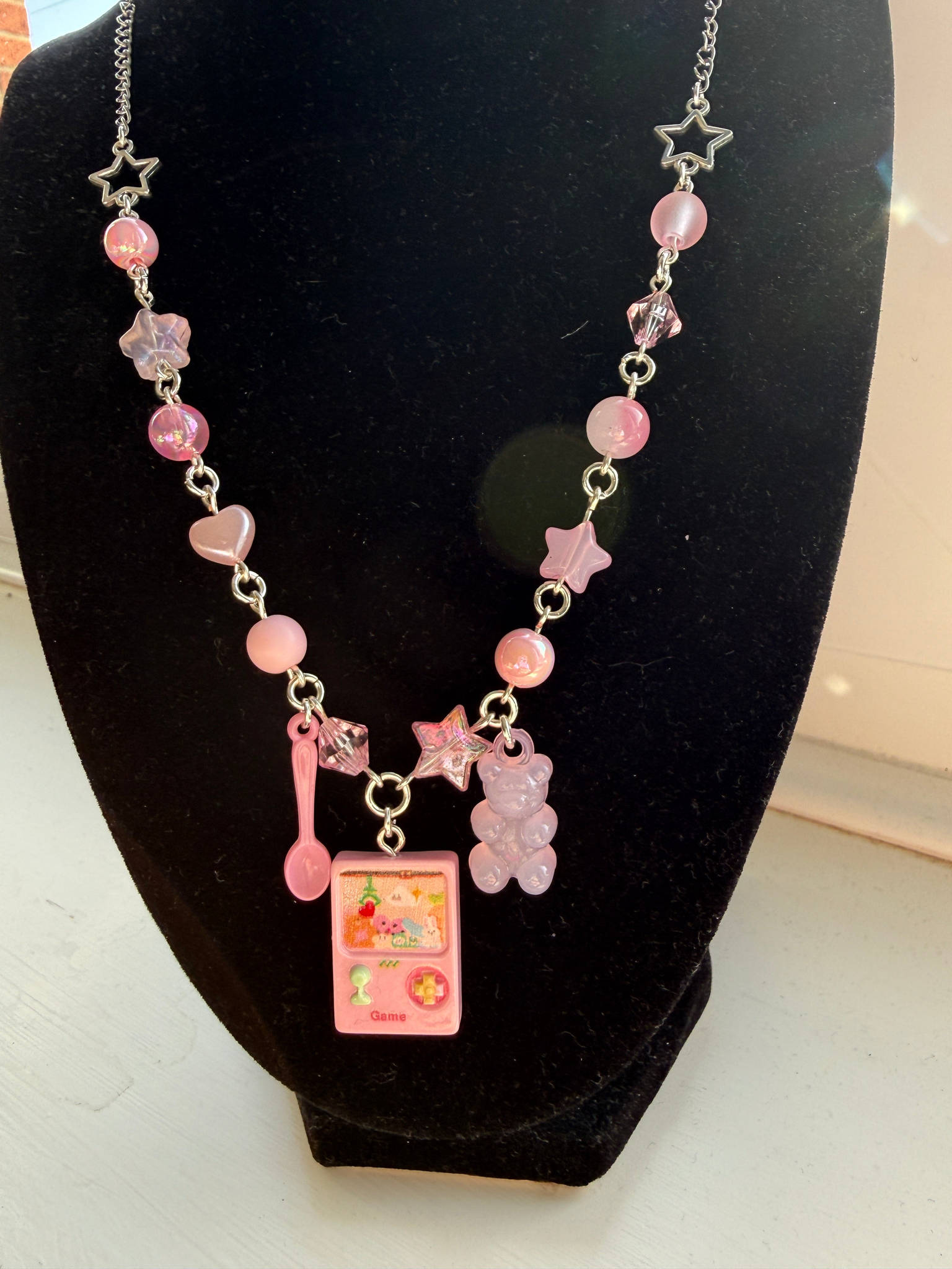 Kawaii Gamer Girl Pink Necklace, Pastel Y2K Charm Necklace, Cute Beaded Jewellery, Retro Game Console Pendant Beadsbylillixx