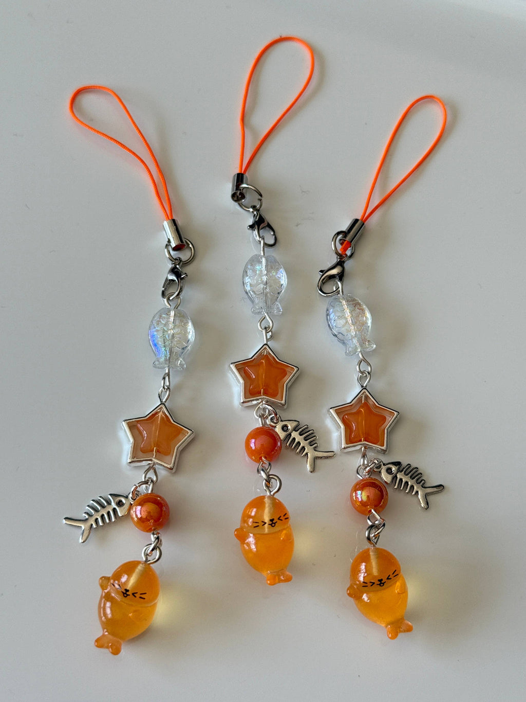Kawaii Orange Seal Charm Phone Strap – Cute Ocean Animal Beaded Charm, Y2K Kawaii Phone Accessory, Star & Fishbone Charm Keychain Beadsbylillixx