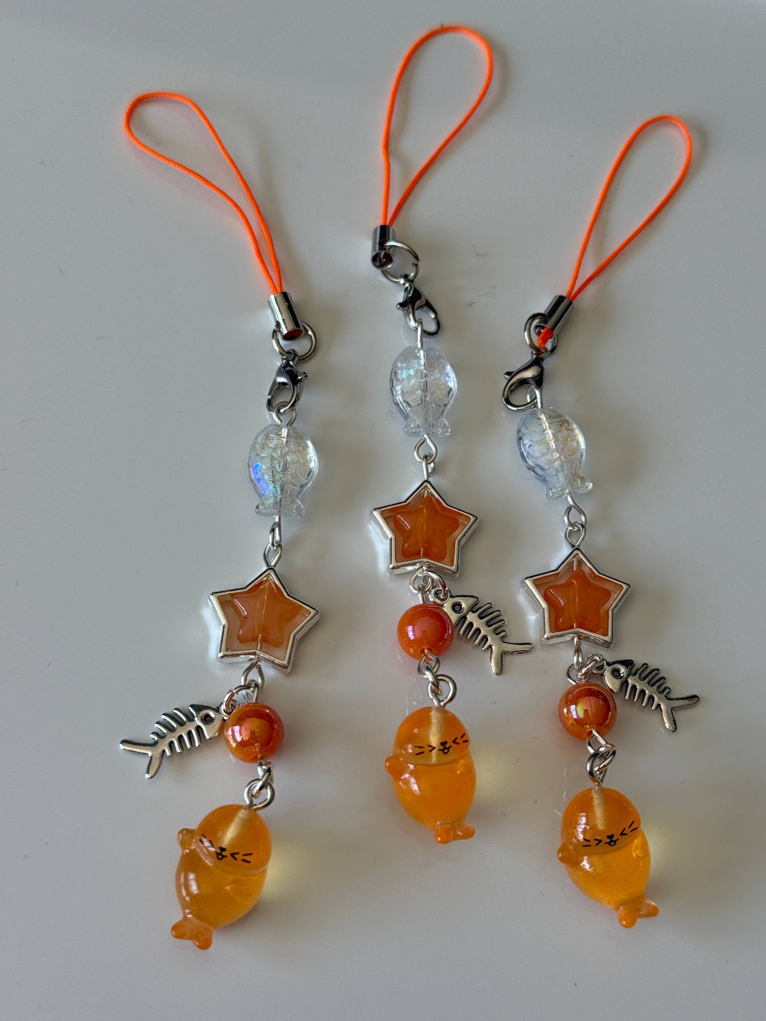 Kawaii Orange Seal Charm Phone Strap – Cute Ocean Animal Beaded Charm, Y2K Kawaii Phone Accessory, Star & Fishbone Charm Keychain Beadsbylillixx