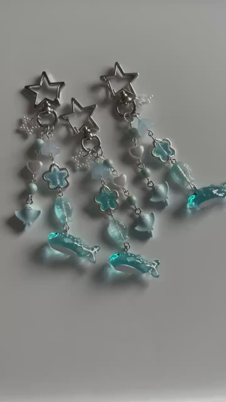 HANDMADE Cute Kawaii whale shark keychain, beaded accessories, aesthetic, kawaii keychain, cute bag charm, cutecore,stingray keychain